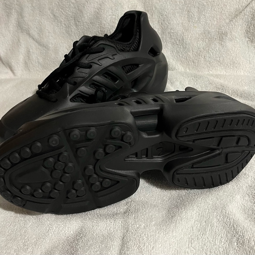 adidas Originals adiFOM CLIMACOOL, black, size 9